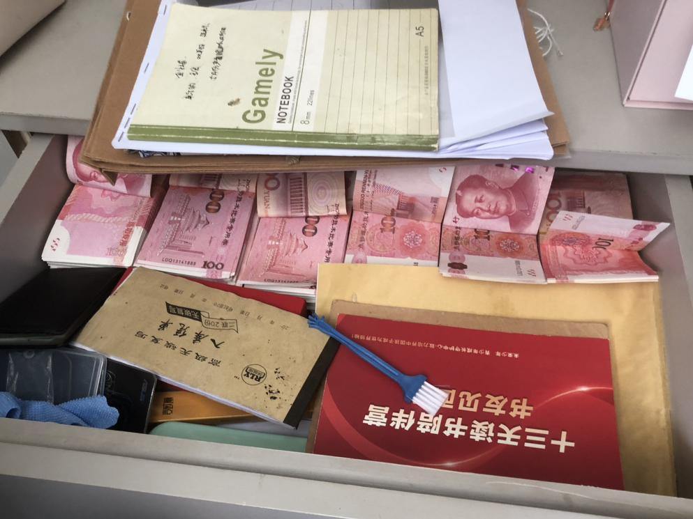 “军官”索要现金?警民联手上演反诈“反杀”一幕