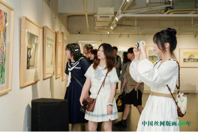 “中国丝网版画40周年”在湖北美术学院美术馆开幕2474.png