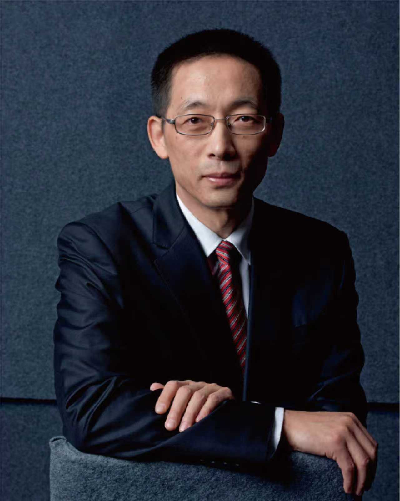 大家丨奔跑者施一公