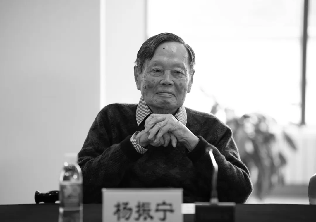 五句话读懂杨振宁