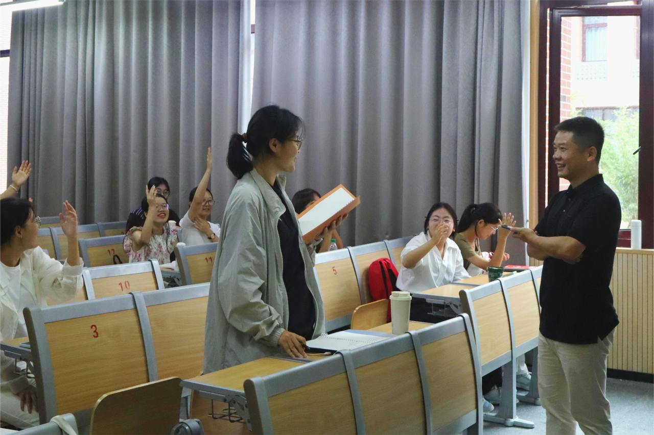 袁锐老师课堂2.jpg
