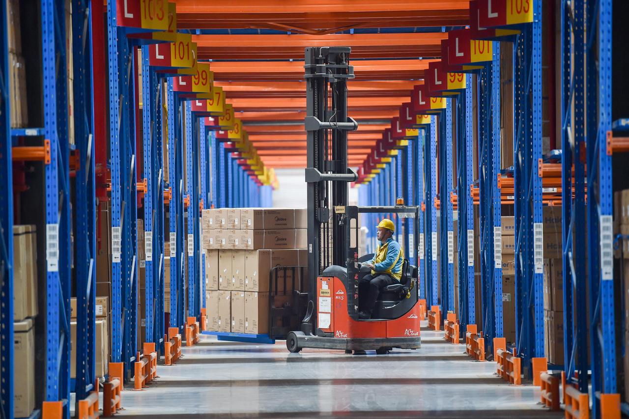 (新华全媒头条·踔厉奋发向未来·二十大精神在基层·图文互动)(3)把高质量发展作为全面建设社会主义现代化国家的首要任务——各地贯彻落实党的二十大精神聚力经济建设观察