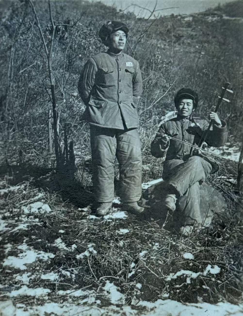 父亲日记里藏着72年前的秘密，11位年轻文艺兵永远定格在那个春天