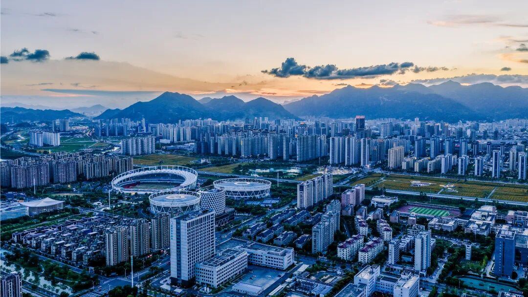 1983415503200182272.jpg 图片