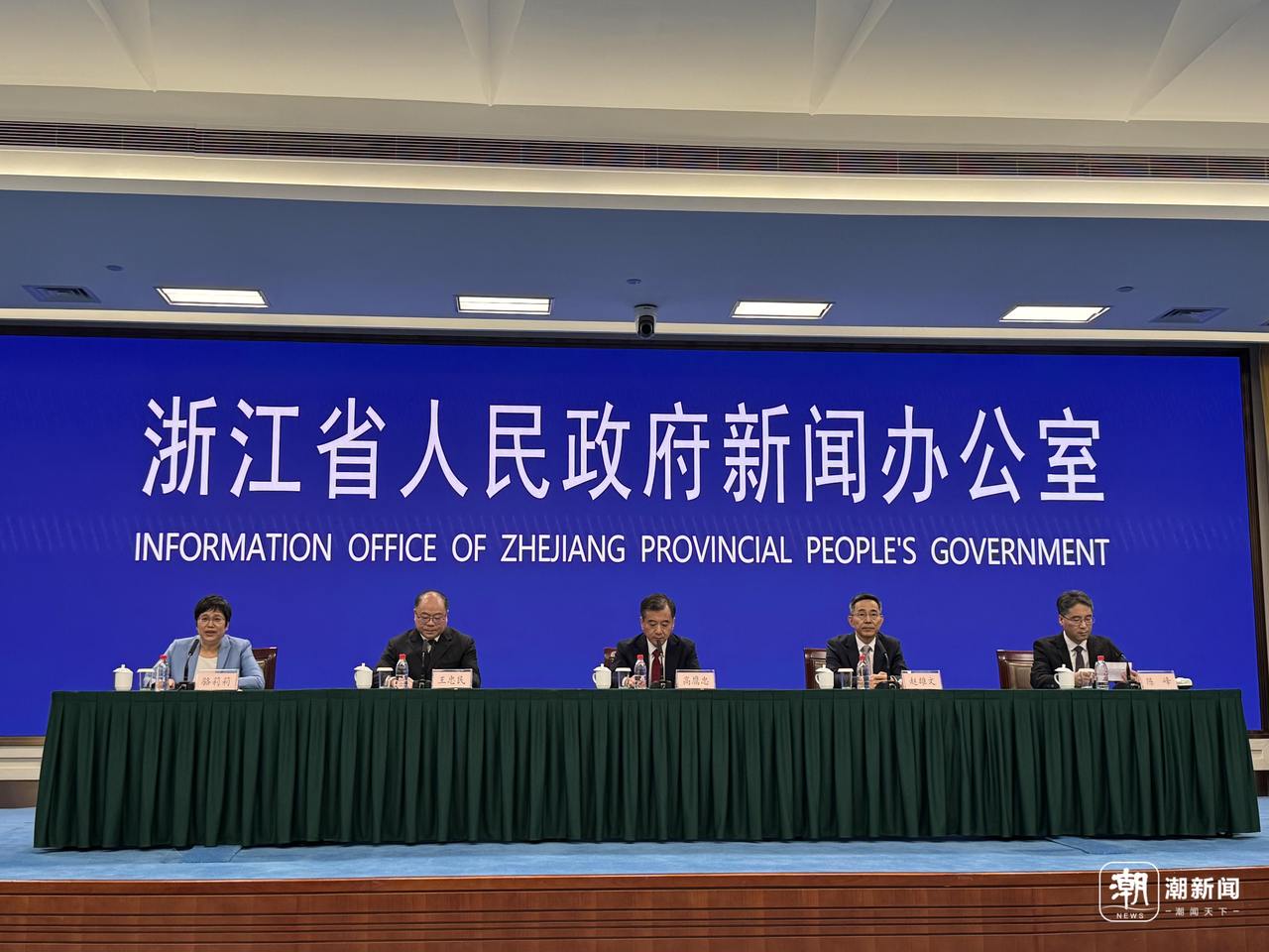 微信图片_20251104103504_210_121.jpg