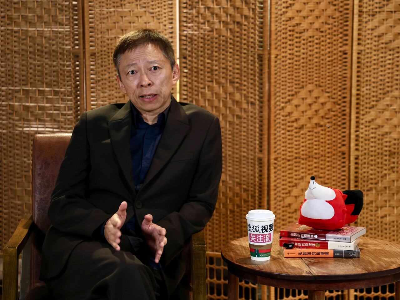 张朝阳:AI是工具不是主角,对待AI要保持谨慎态度