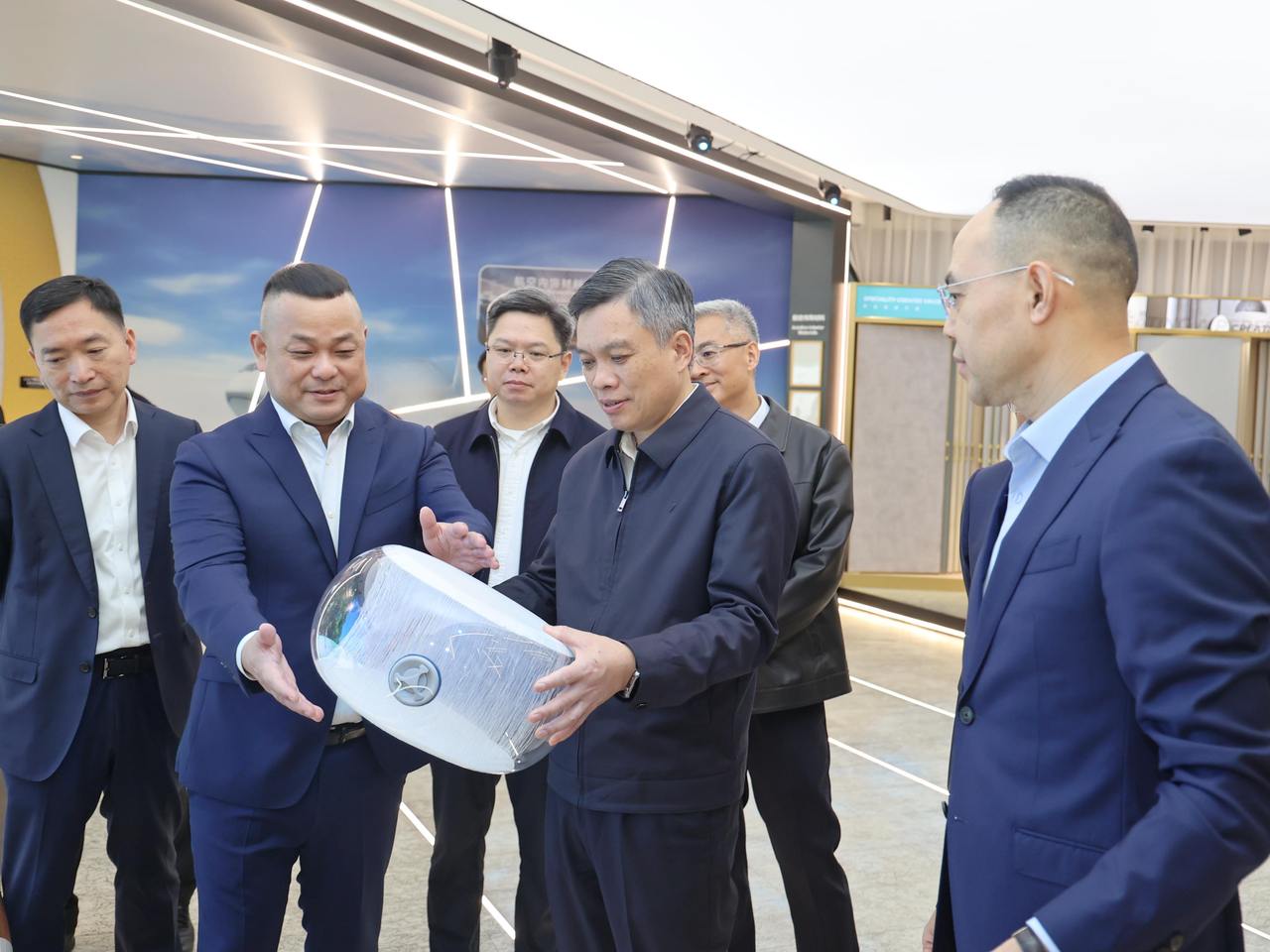 刘捷在海宁调研时强调 全面增强自主创新能力 因地制宜发展新质生产力