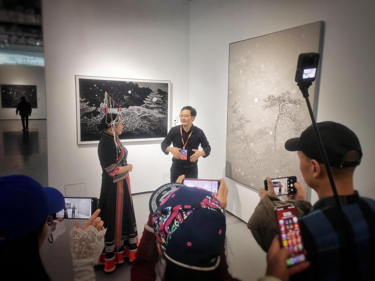 浙报头版 | 第六届国际摄影研讨会暨2025丽水摄影节开幕 千余场展览邀你共赴光影之约