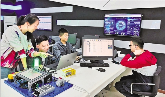 博士创新站为学生提供实操实训成长平台。 受访者供图.jpg