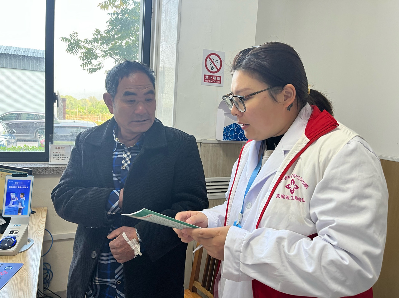 导医台旁添“新岗” 武义家医签约暖到心坎里