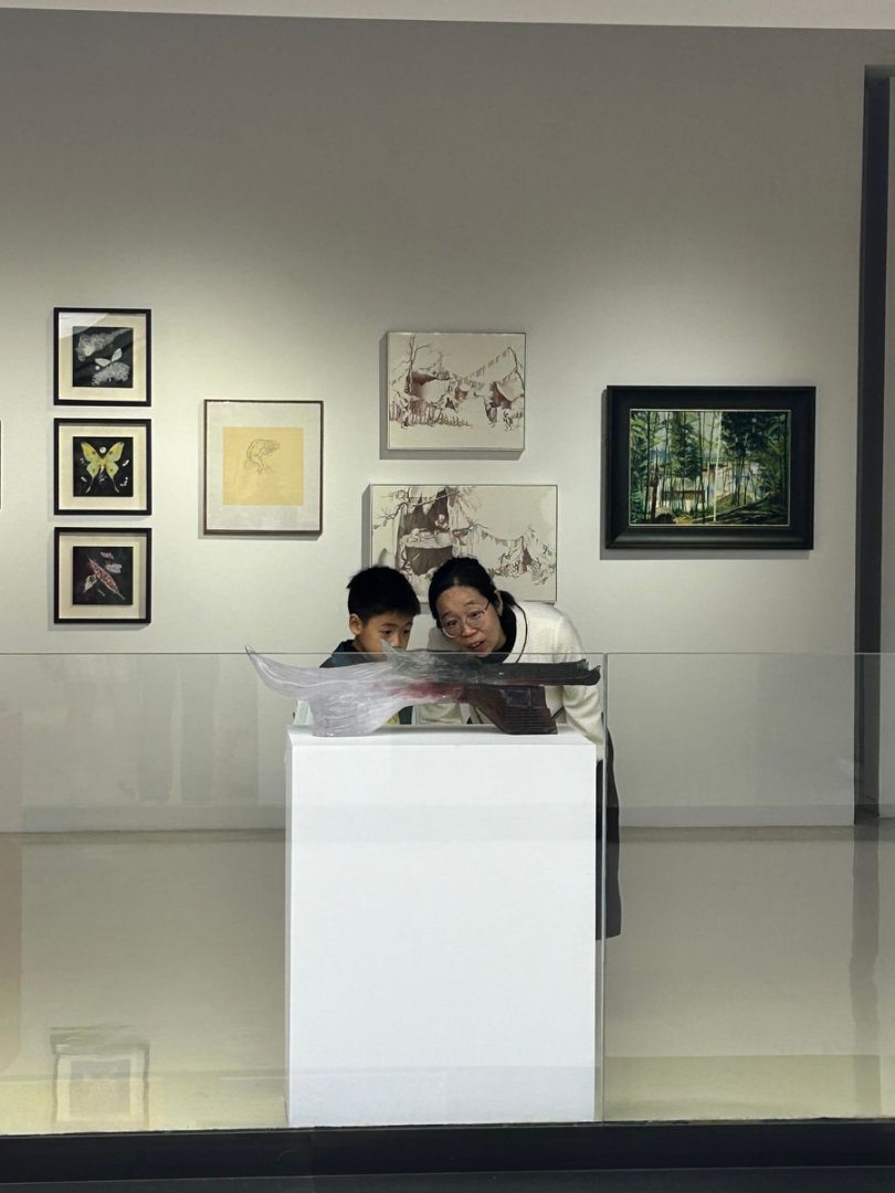 师生展现场3.jpg