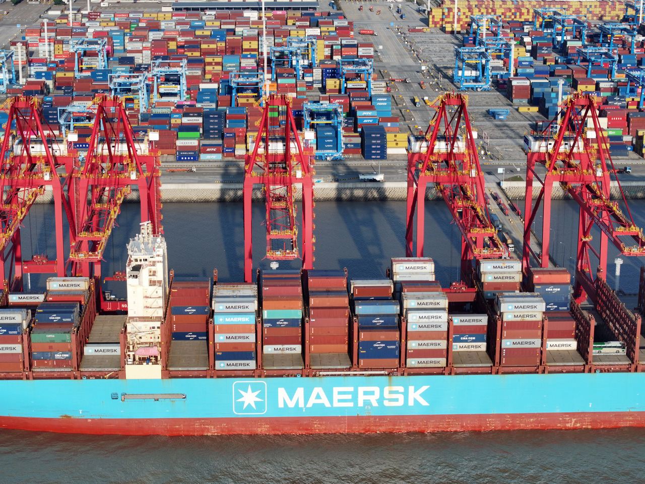 宁波舟山港 拍友 姚峰 吴桐 摄.jpg