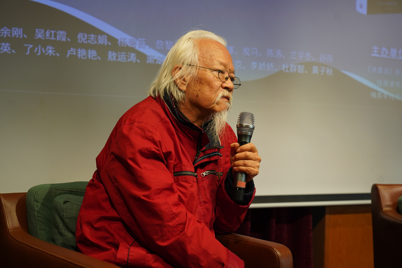 “诗是不能教的!”朦胧派诗人多多杭州现场“怼”式教学