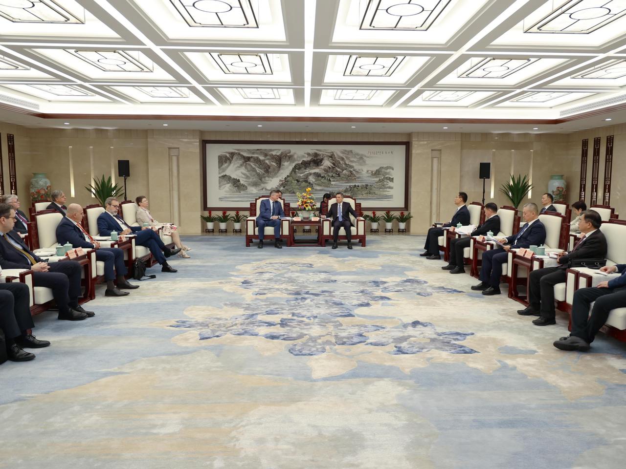 省政府党组第69次会议暨省政府第93次常务会议召开 刘捷主持
