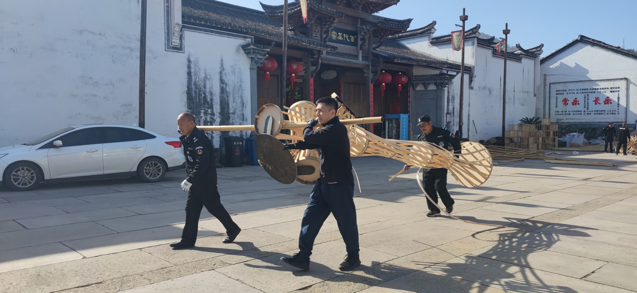 艺术赋美乡村:文化特派员牵线全国高校空间艺术构造展览作品落户长乐村