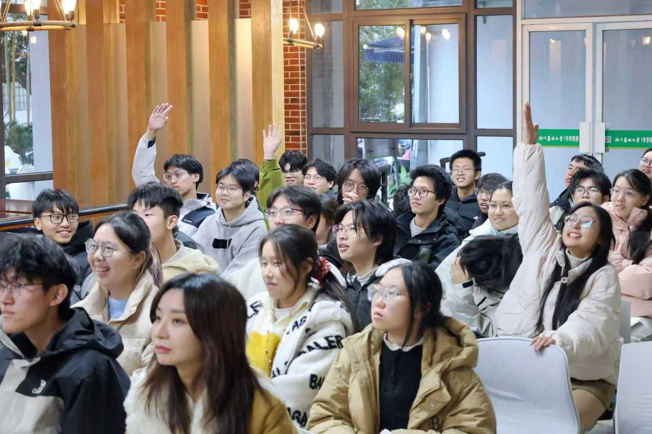 微信图片_2025-12-16_110434_571.jpg