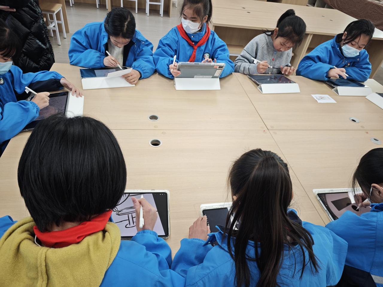 浙报聚焦丨AI走进温州中小学课堂，碰出多少火花