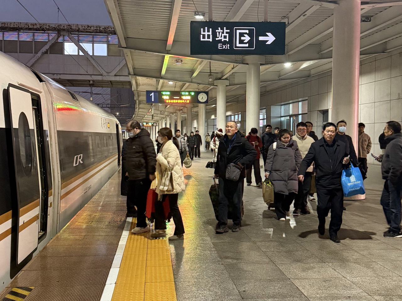 淮北站即时客流情况。黄明明/摄