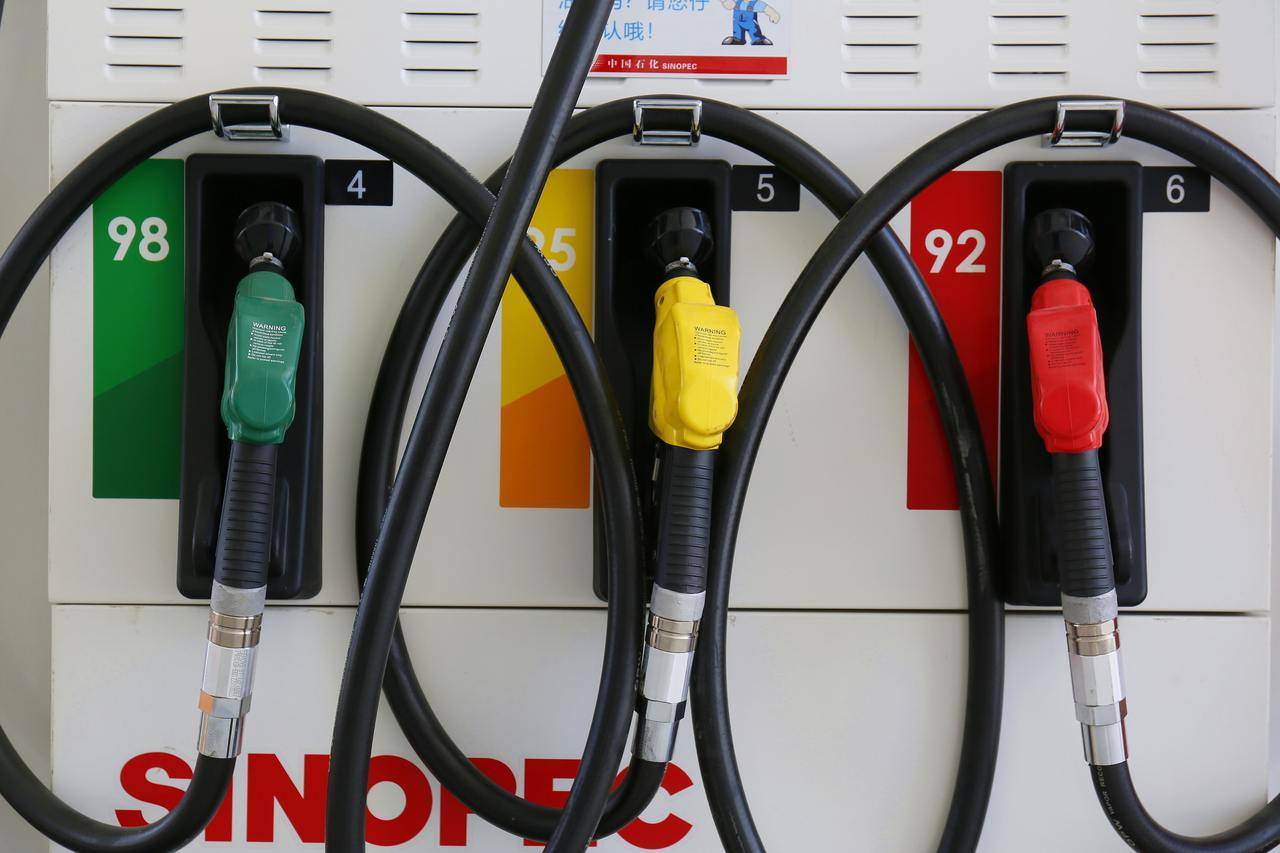 新年首涨，就在今晚，92号汽油上调7分钱一升