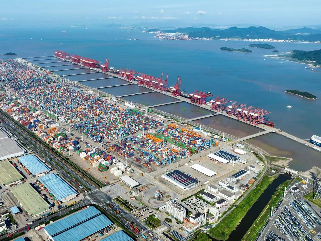 2025年货物吞吐量突破6亿吨,宁波北仑区港口经济实现新跨越