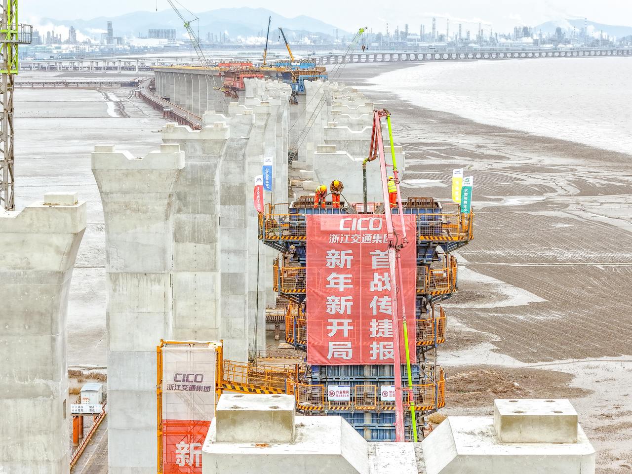 开门红!杭甬复线宁波三期海域高架桥墩身全面完工