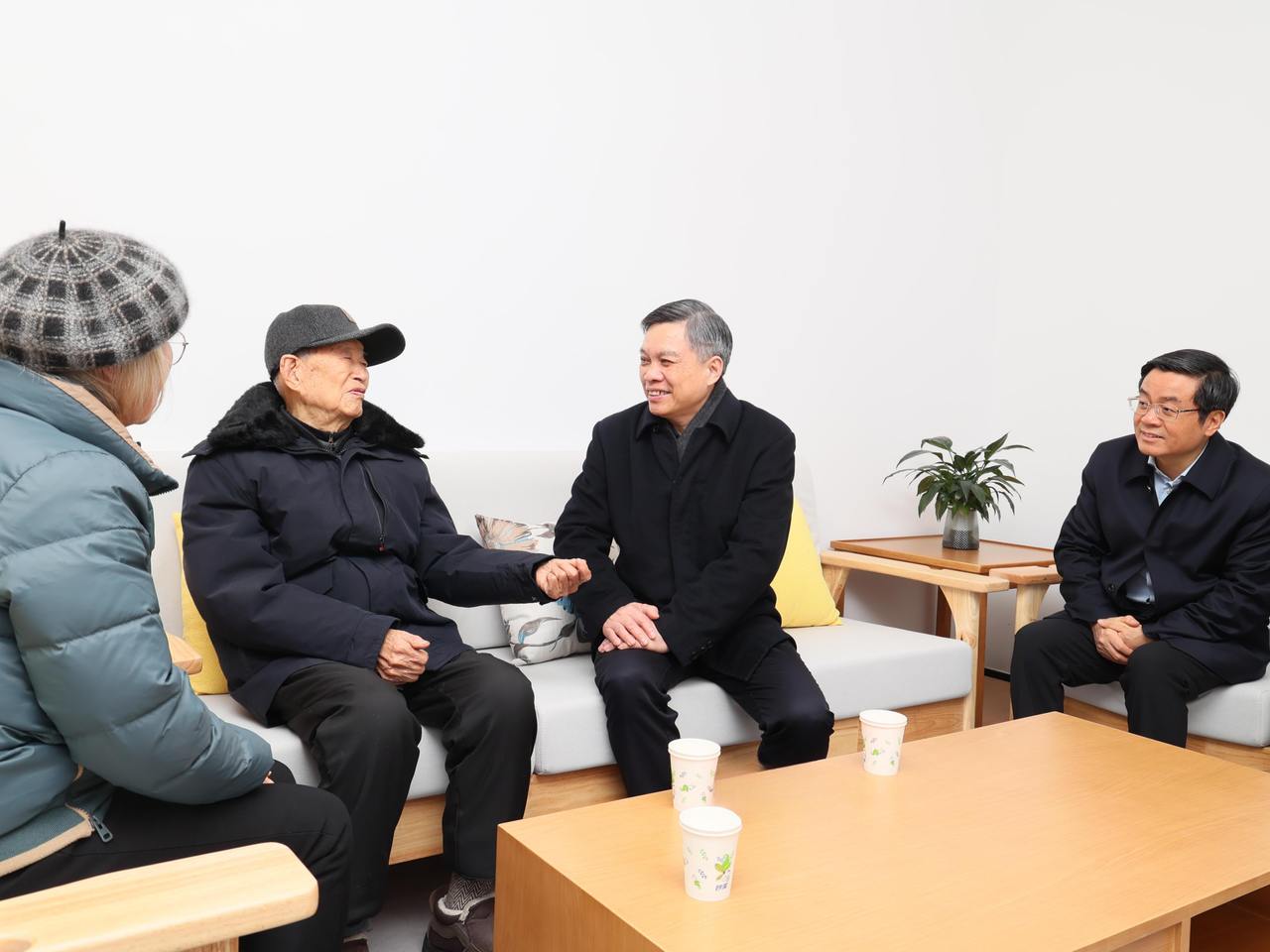 刘捷在绍兴走访慰问时强调 解民忧纾民困 把好事实事办到群众心坎上