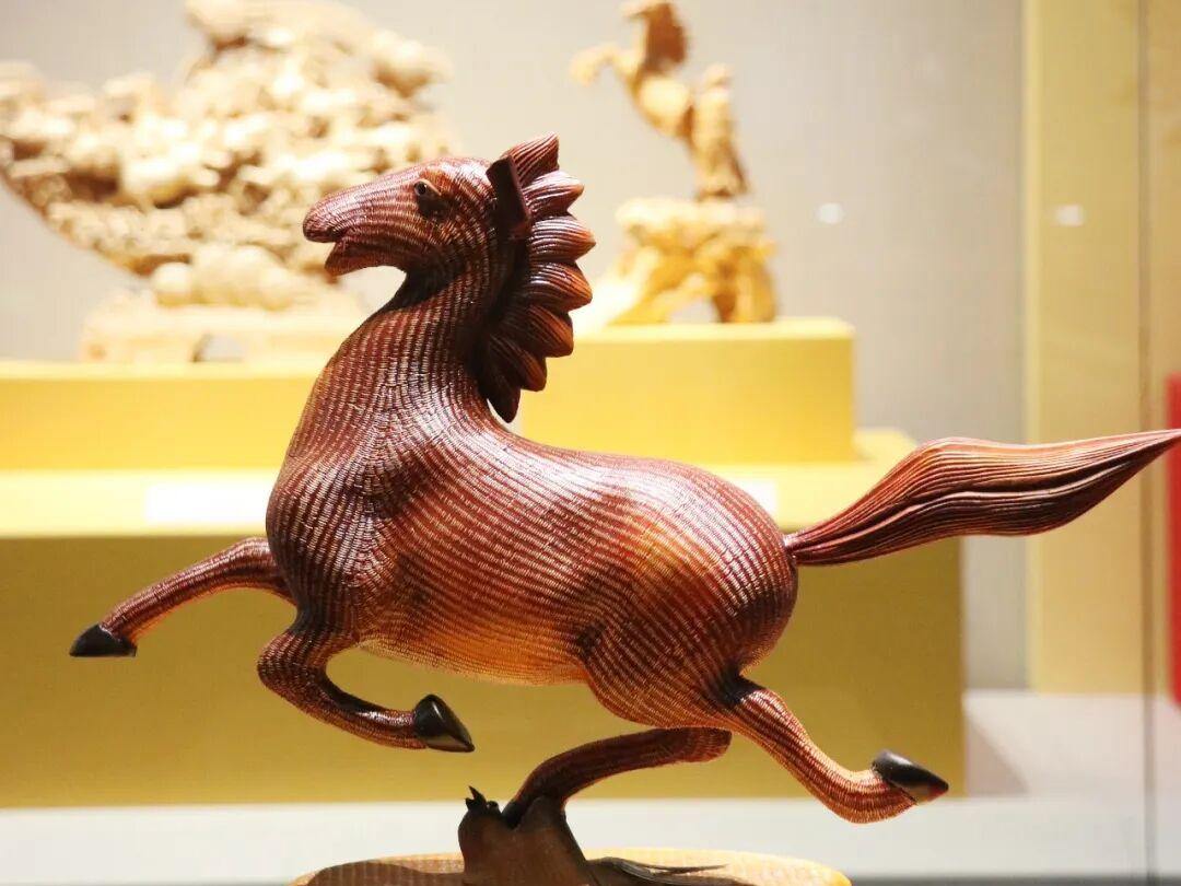浙江多地博物馆“马” 力全开！甲骨文马字、非遗骏马、古币珍品齐亮相