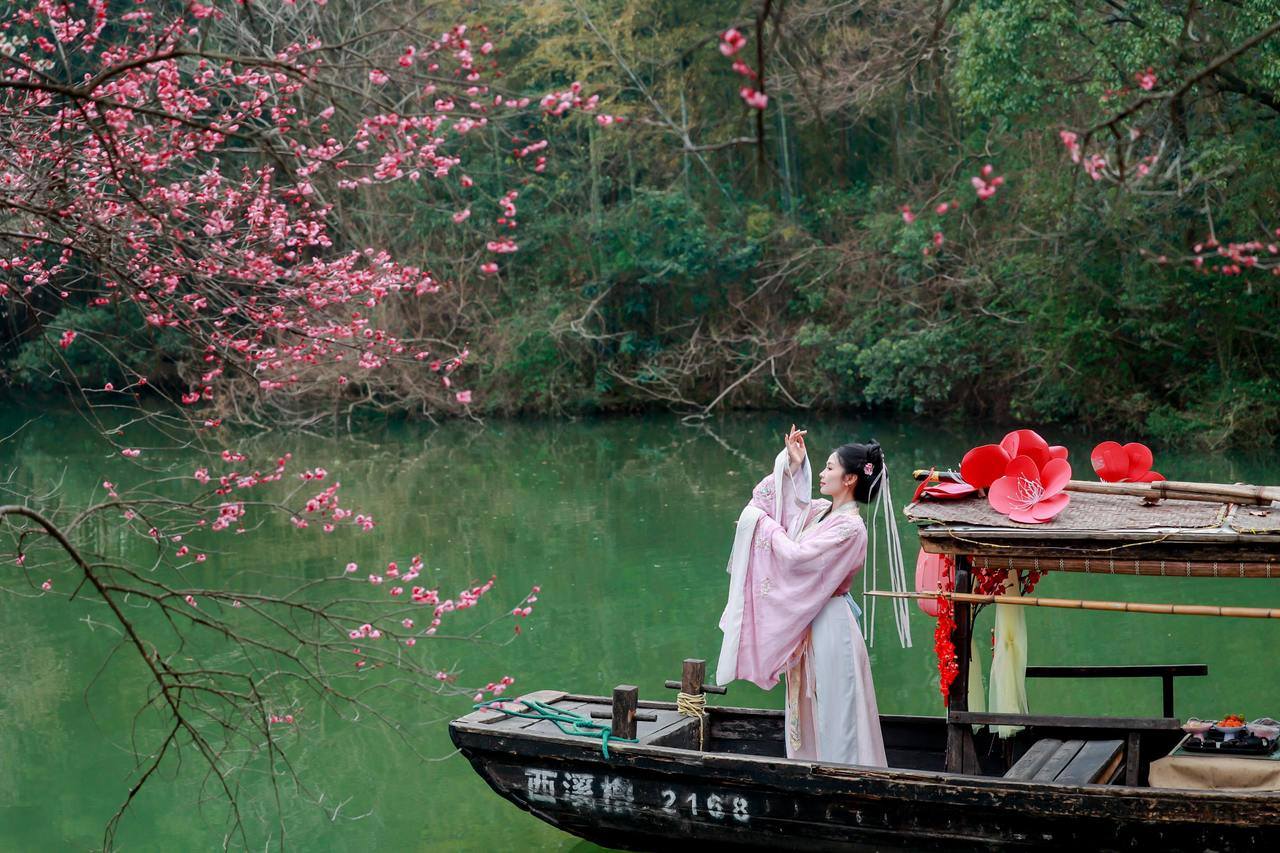 西溪梅香渐浓。杨峰青 摄