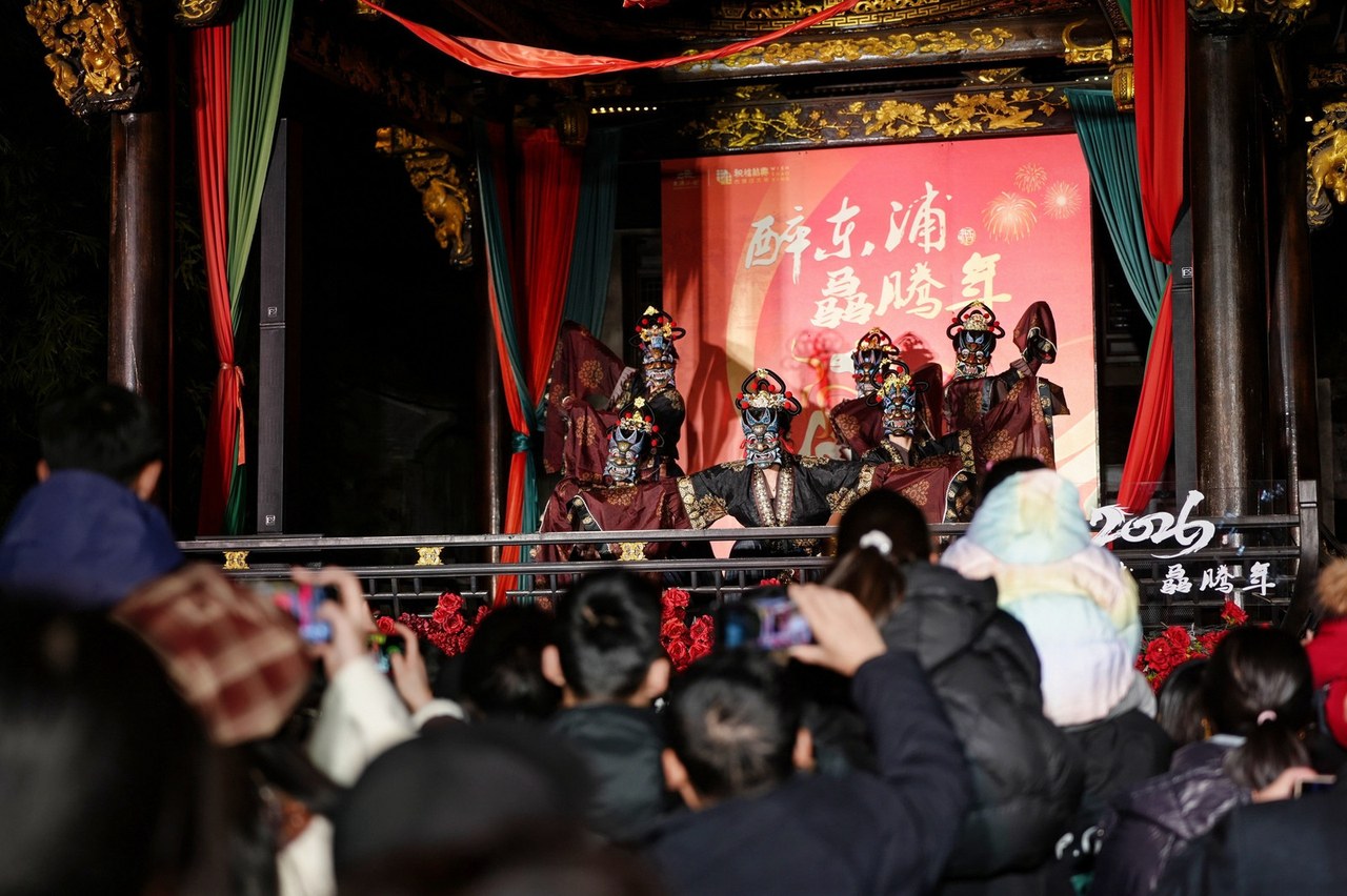TUO01600-4401587232.jpg