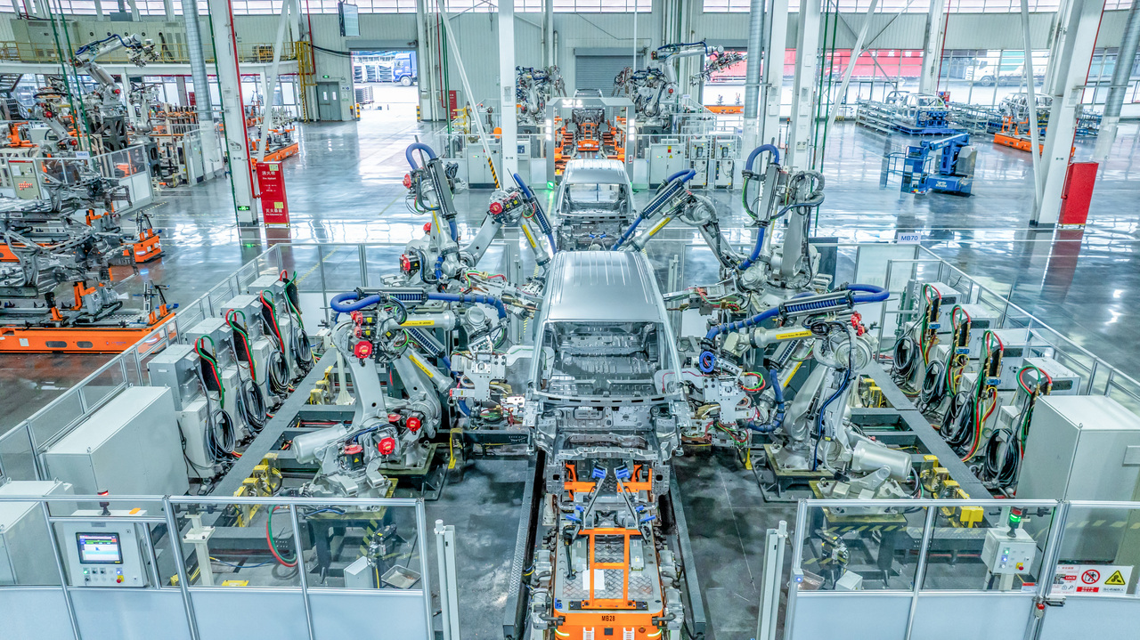 智能岛制造体系车身车间。上汽通用五菱 供图.jpg
