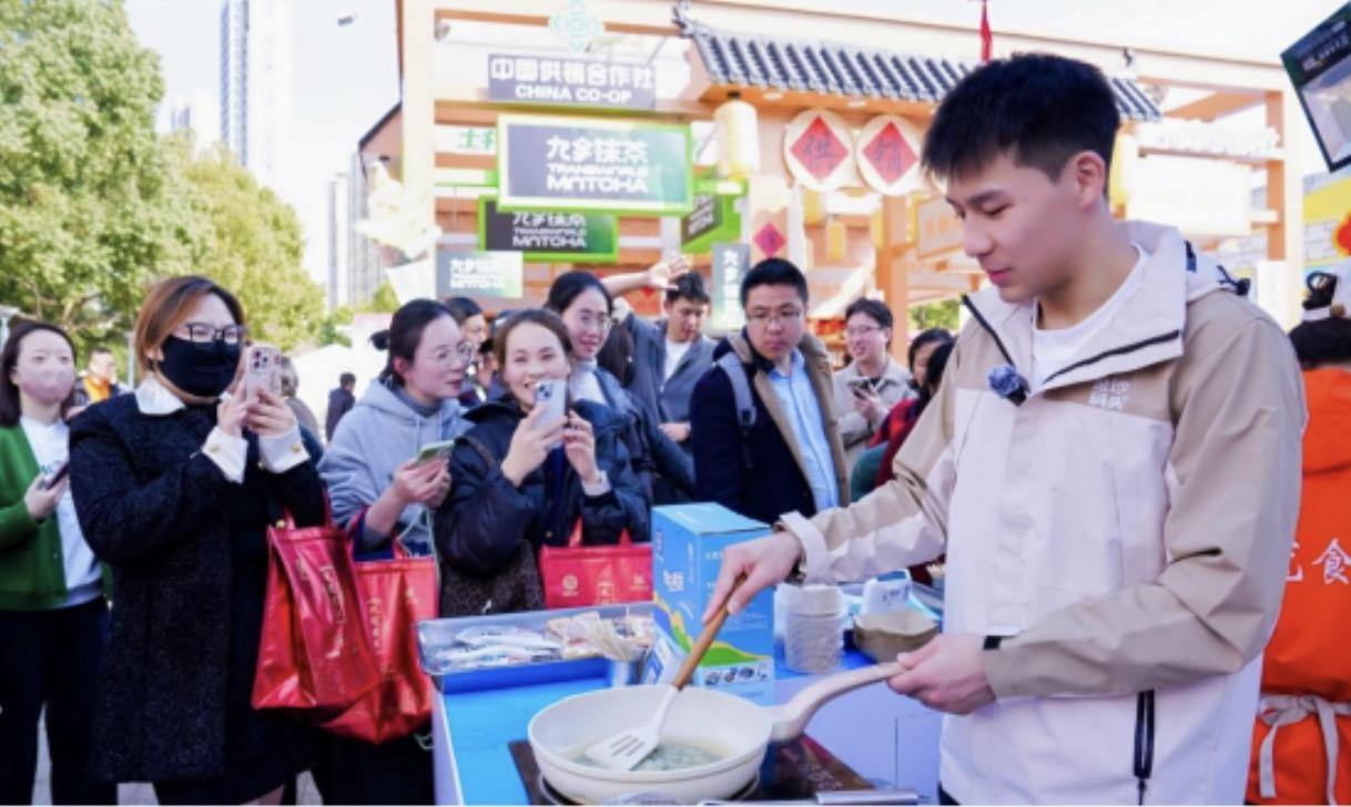 柳杨杰参与温州“六个一”土特产嘉年华活动 图源苍南文旅