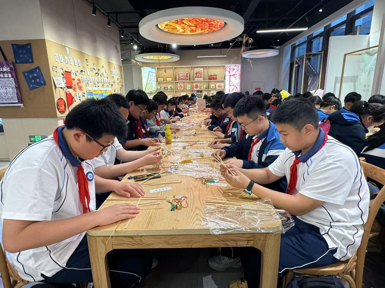 “推广中小学春秋假”写入政府工作报告,听听先行先试的浙江有啥好经验