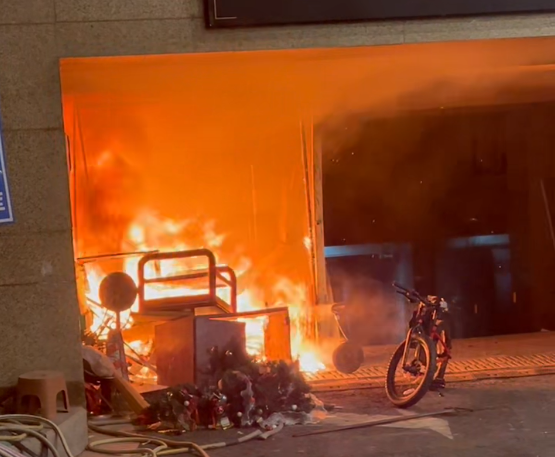 2029767635121393664.png 图片