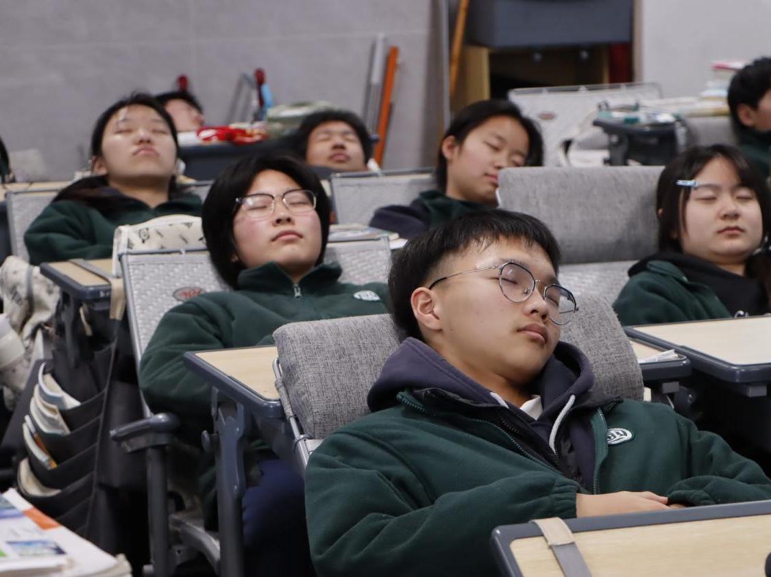 杭州这所学校3500名学生,每天都有40分钟专属午休