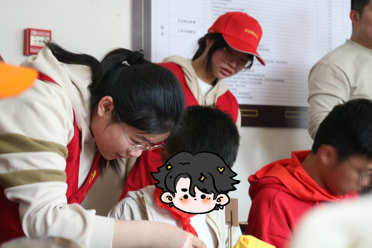 厚德示范班学生开展志愿服务.jpg