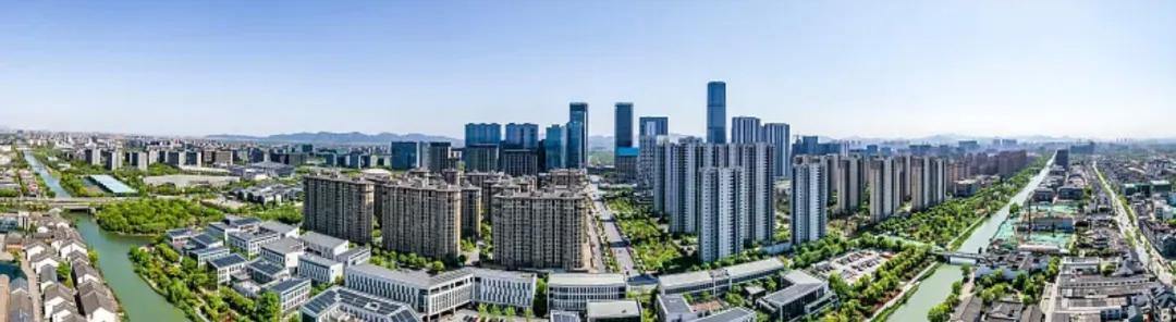 2035360294359789568.webp 图片