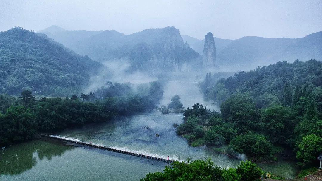 2044024891820208128.webp 图片