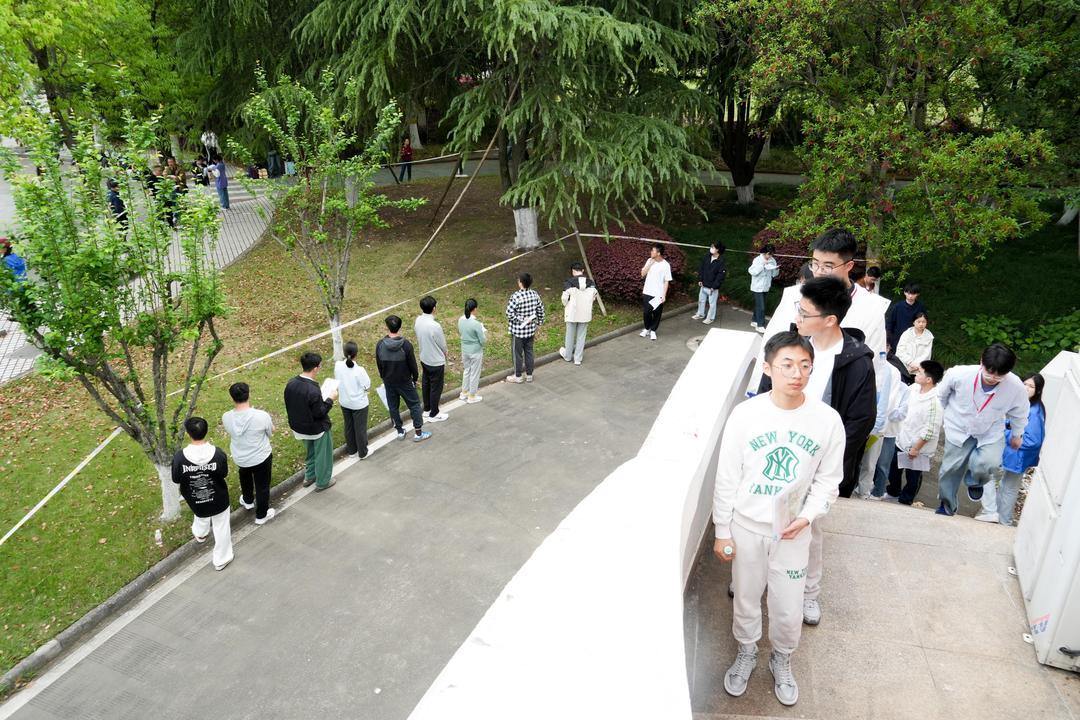 杭电1 拍摄叶景栋.jpg