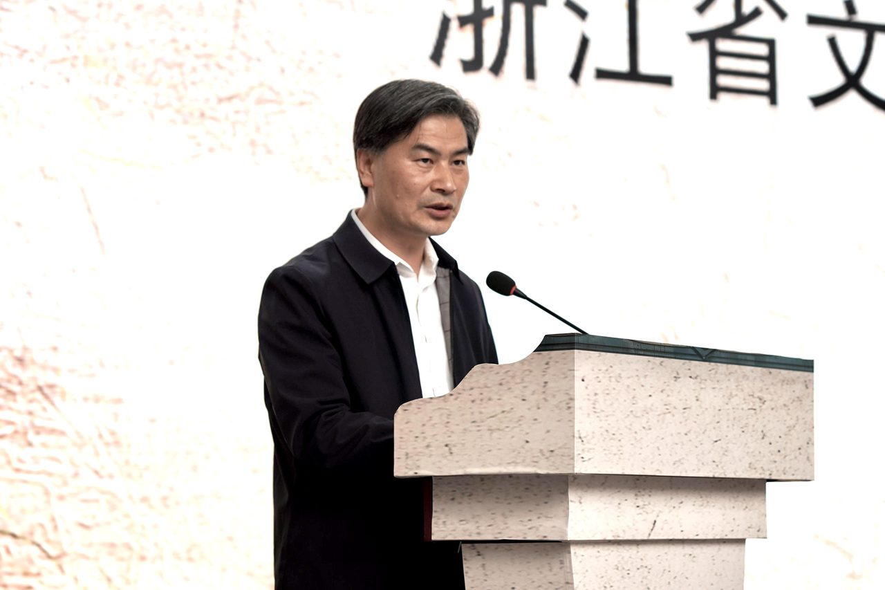 吕伟刚.jpg
