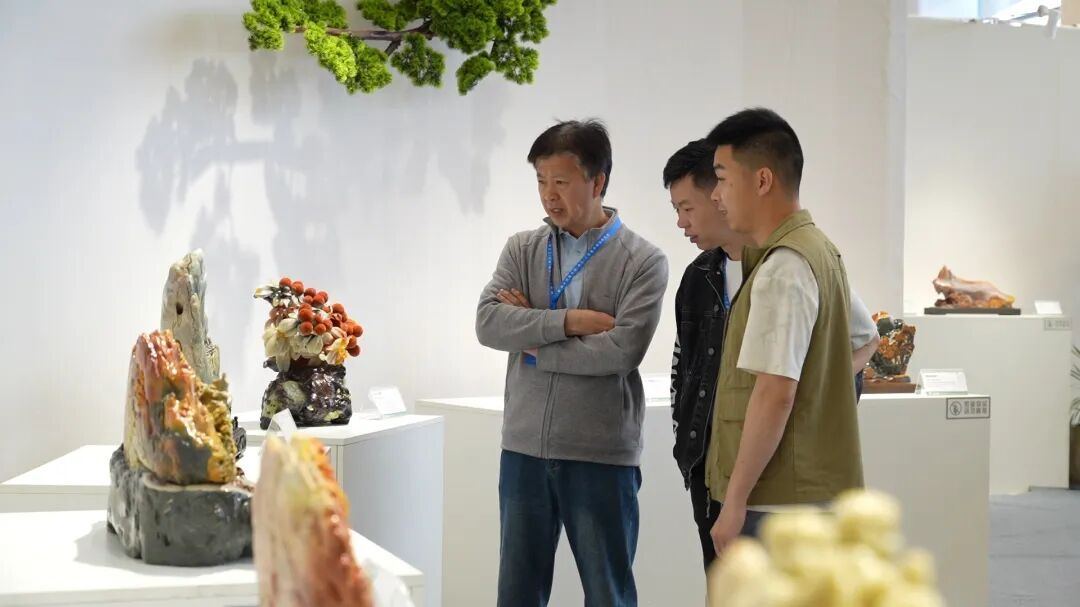 全省工艺美术品齐聚丽水青田石雕光彩夺目