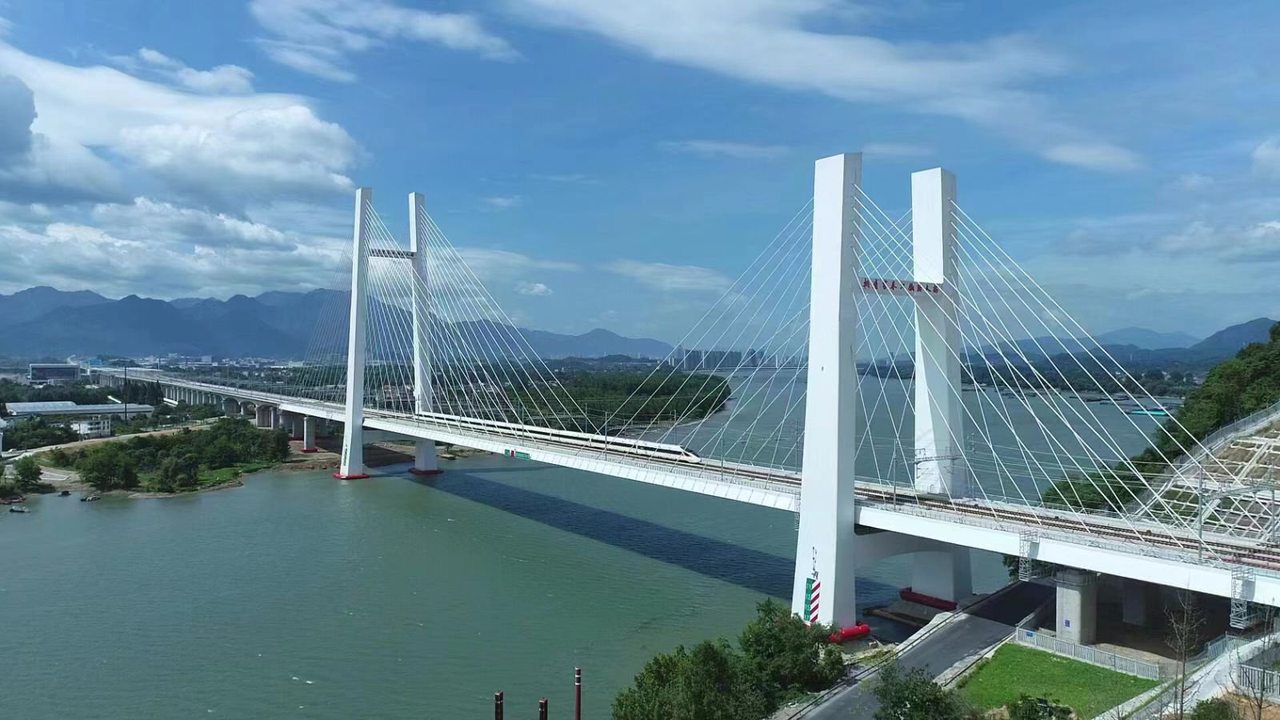 湖杭高铁.jpg