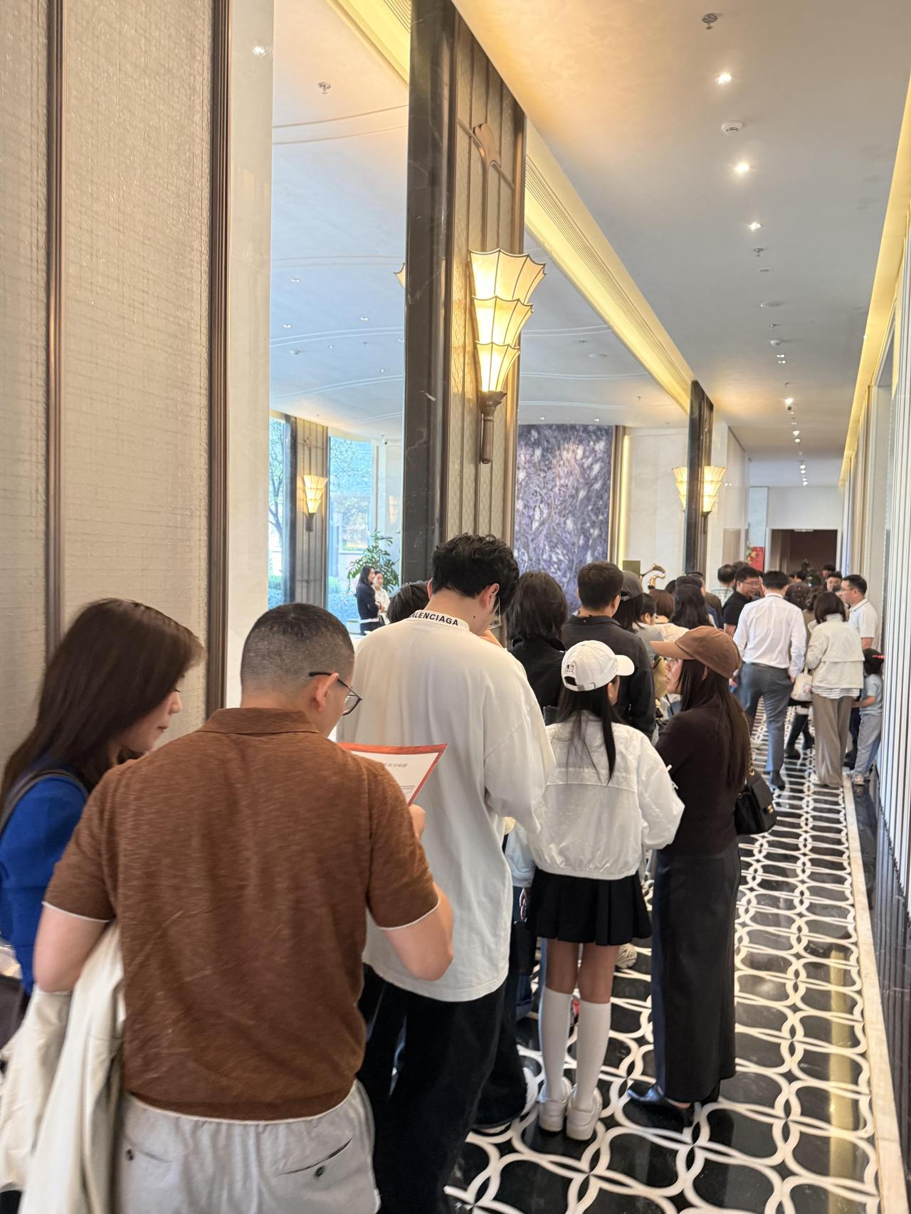 27组客户抢一套房!杭州总价2000万元以上的豪宅谁在买?