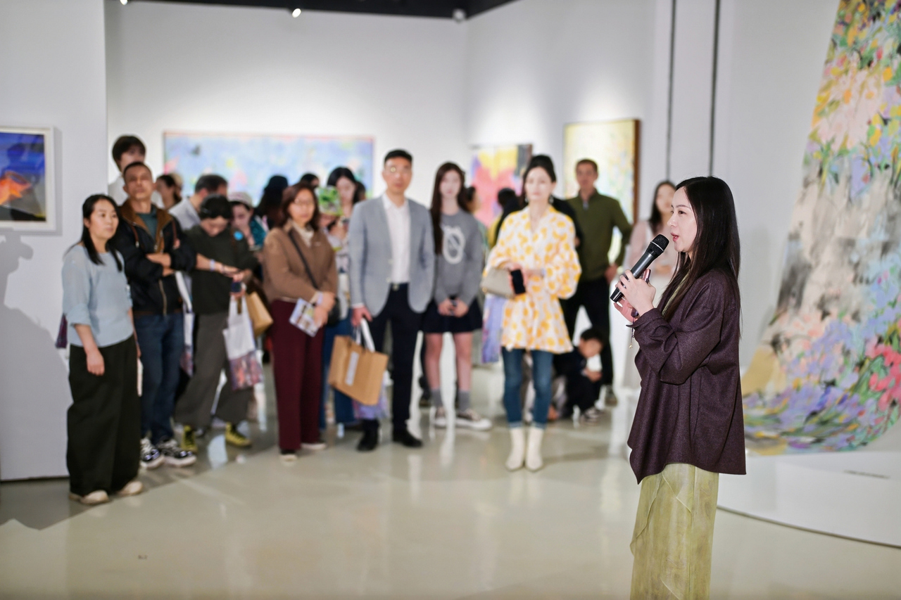 《黑神话・悟空》壁画创作者王怡新首场个展“拥抱春天”-华闻时空