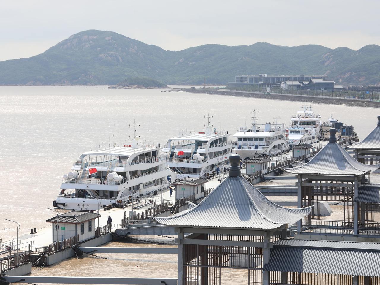 五一”假期首日，舟山水上客运迎出行高峰