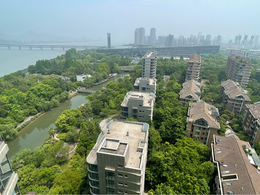 熬了11年后,滨江区的一线江景房突然领出预售证!