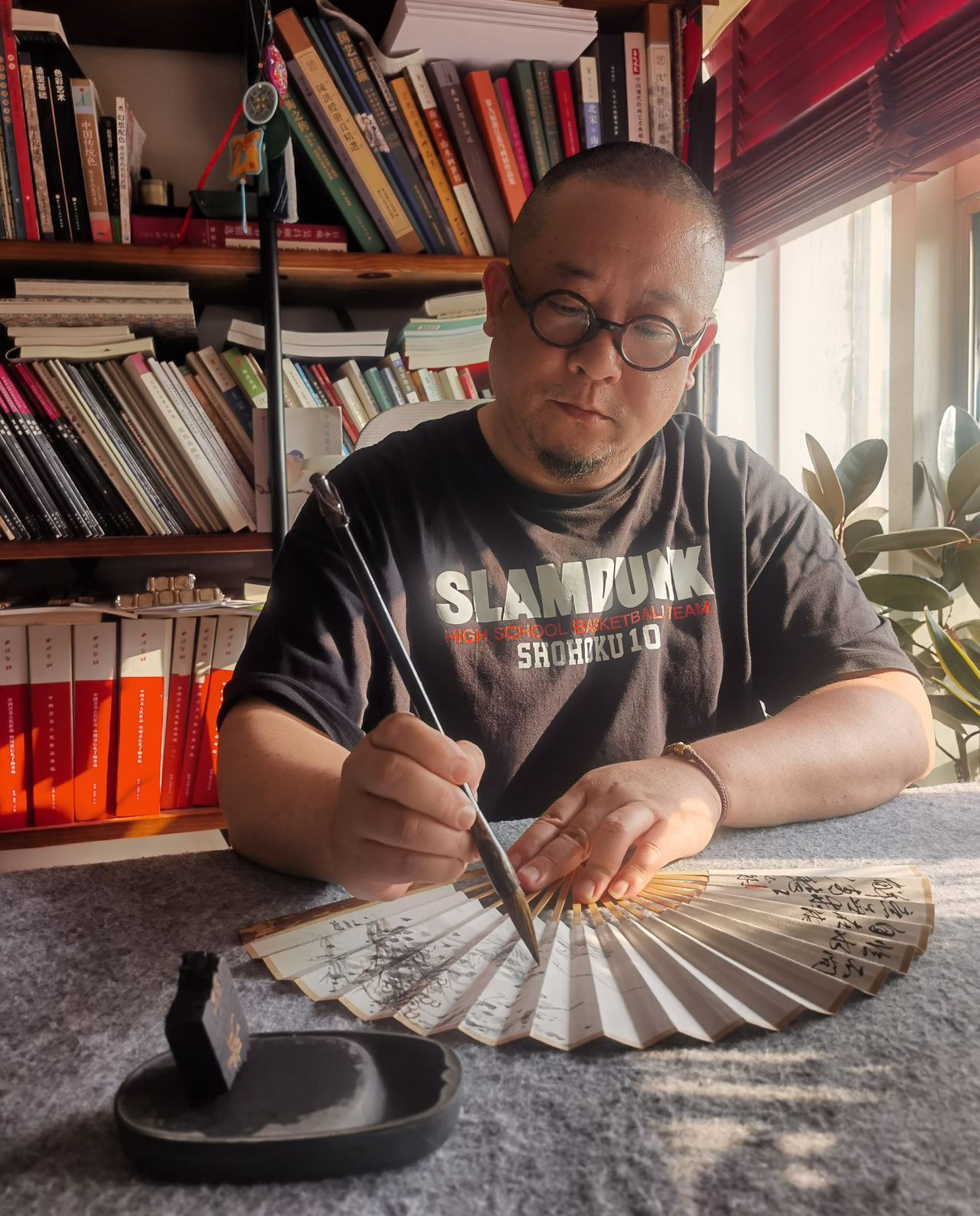 舒箑挥弘｜胡弘杰书画折扇作品展在杭启幕
