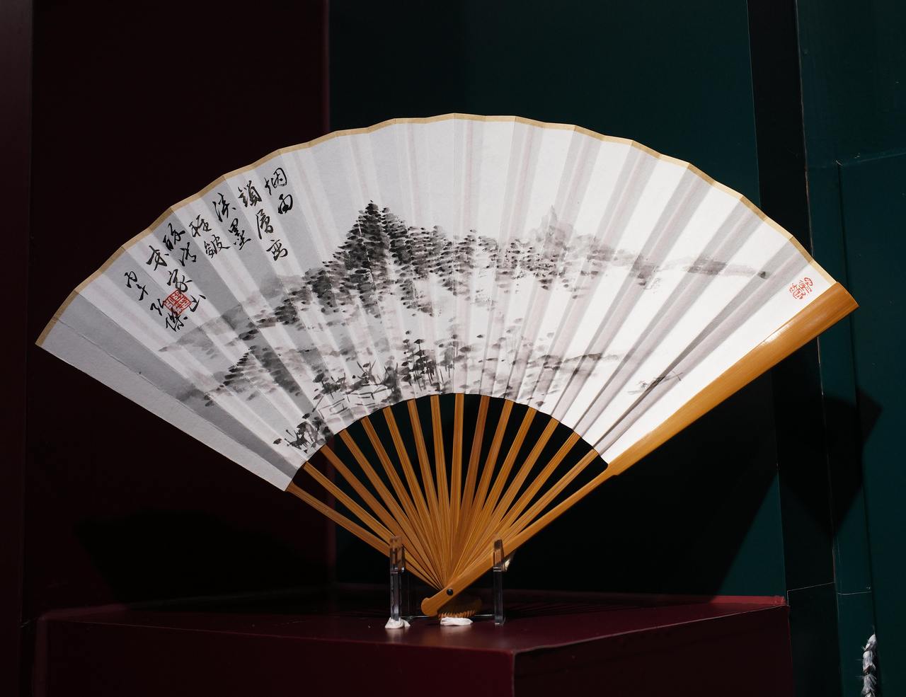 舒箑挥弘｜胡弘杰书画折扇作品展在杭启幕