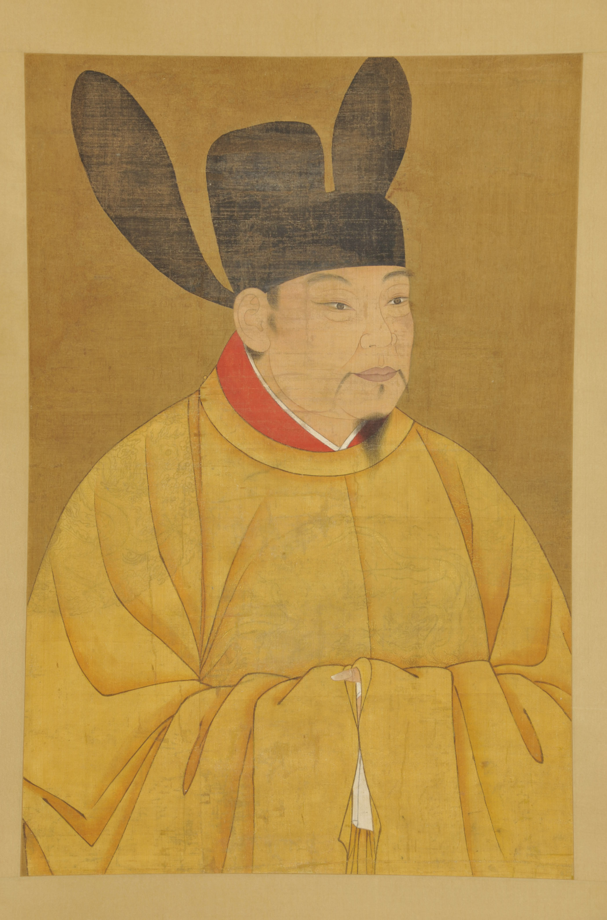 1 吴越武肃王钱镠像轴,明,浙江省博物馆藏.png