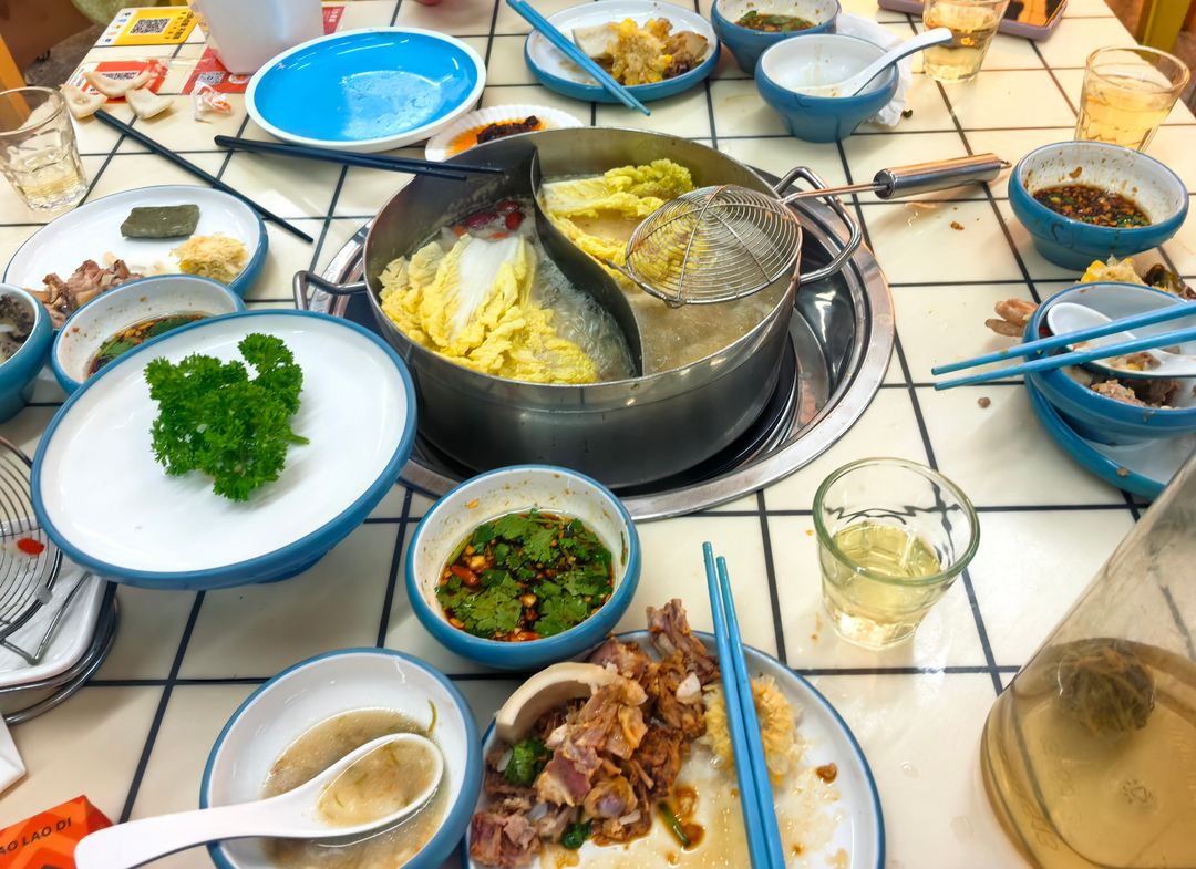 出游大鱼大肉 海南椰子鸡火锅.jpg