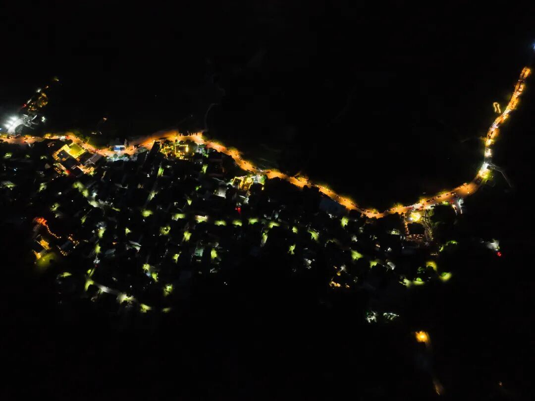 2090256768671092736.jpg 图片